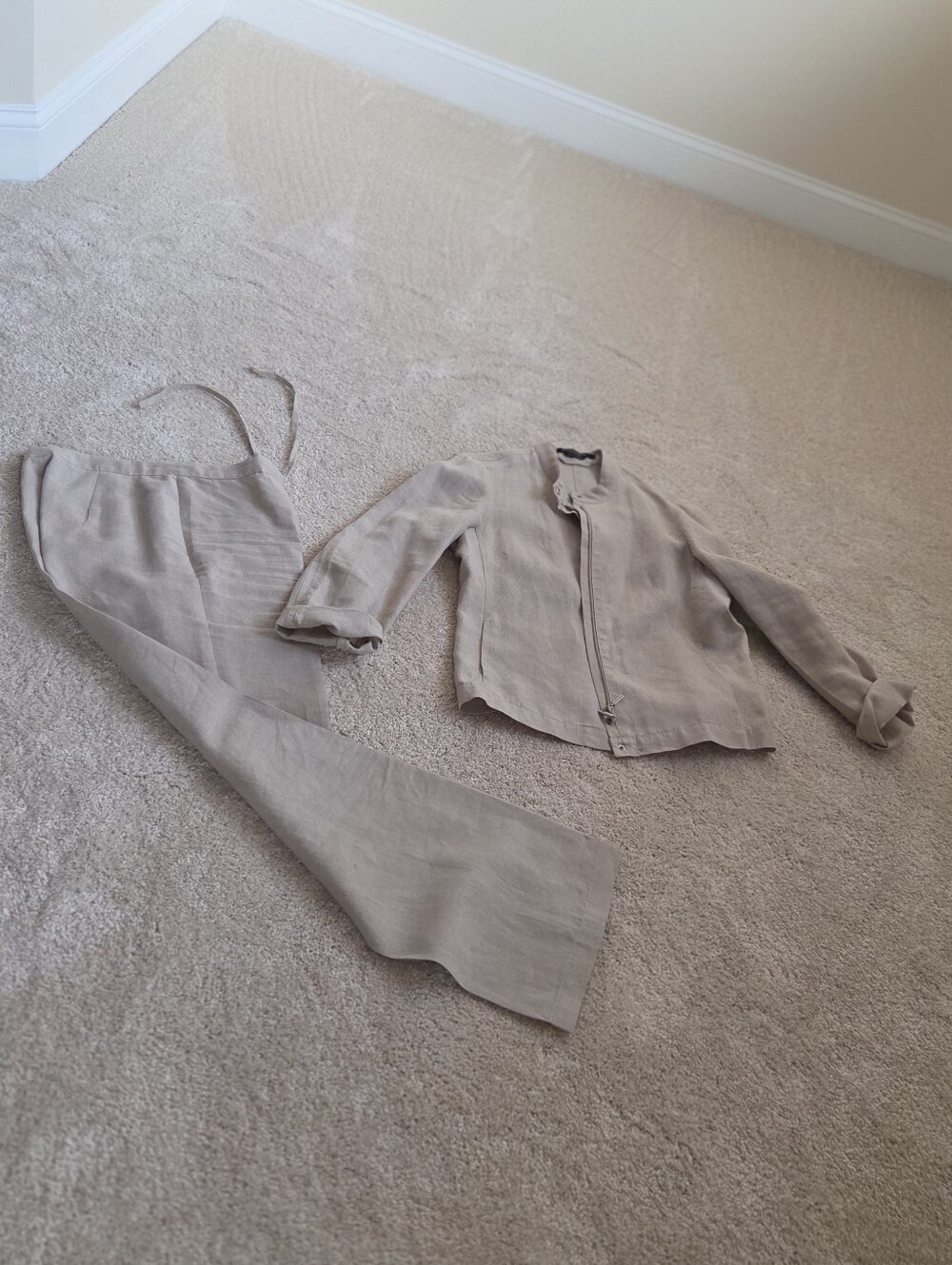 Adrienne Vittadini Beige Two-Piece Pantsuit